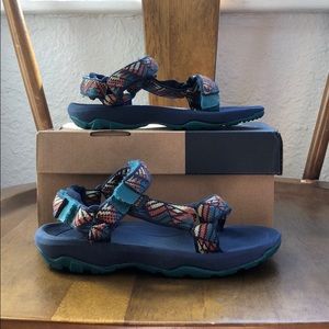 Teva Hurricane XL 2